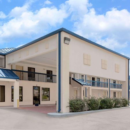Super 8 By Wyndham Hattiesburg South מראה חיצוני תמונה