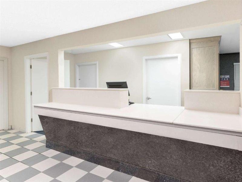 Super 8 By Wyndham Hattiesburg South מראה חיצוני תמונה