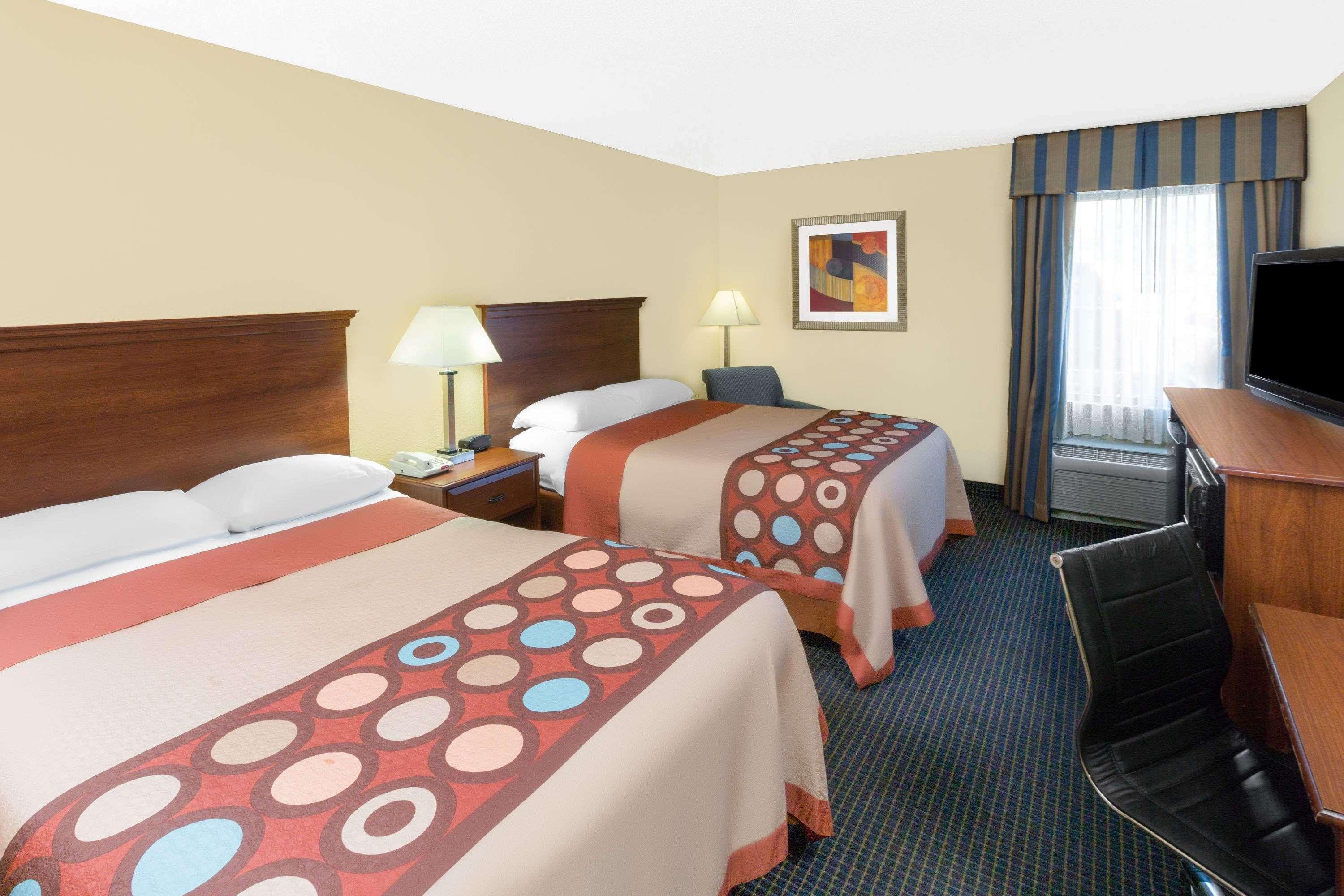 Super 8 By Wyndham Hattiesburg South מראה חיצוני תמונה